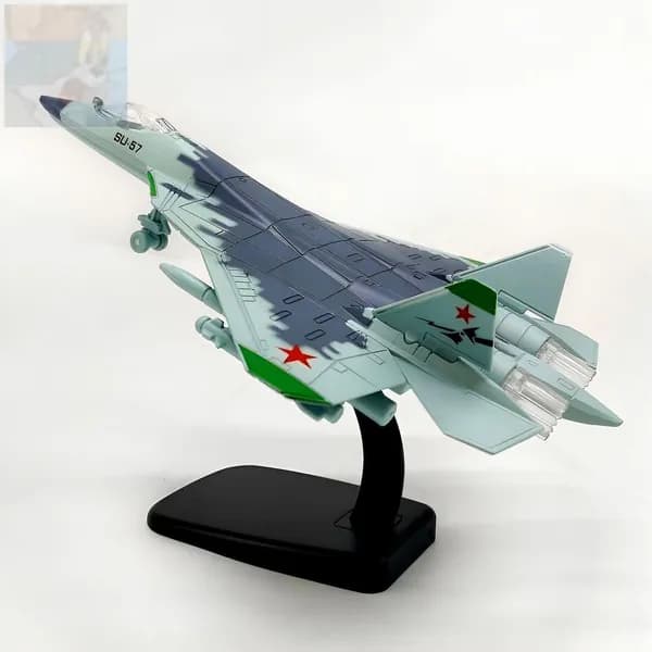 Модель самолета Су-57 в масштабе