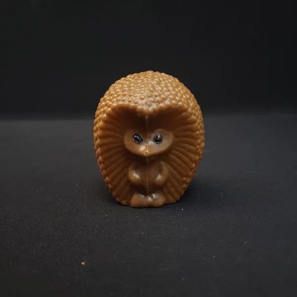Игрушка пластмассовая винтажная, СССР. Фигурка ежа, высота около 7 см