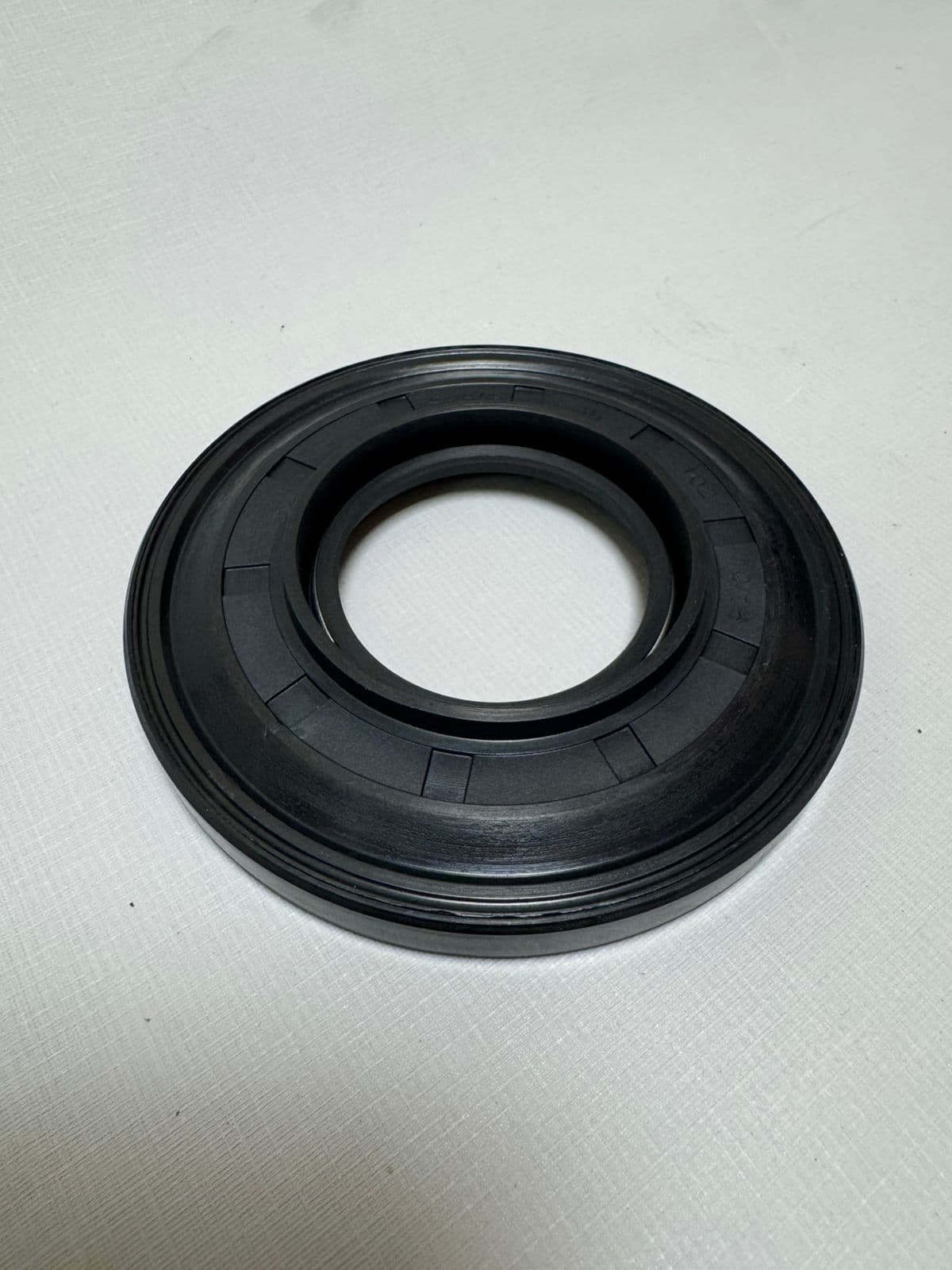 Сальник ступицы задний наружний Hyundai HD65 46*102*10.5/15.5