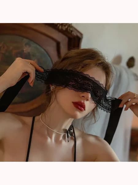 Повязка на глаза кружевная