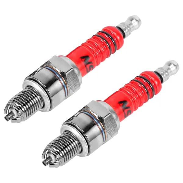 Это набор из 2 гоночных свечей зажигания "A7TC" для двигателей 50cc/110cc/125cc/150cc ATVs, скутеров, мотоциклов и картингов.
