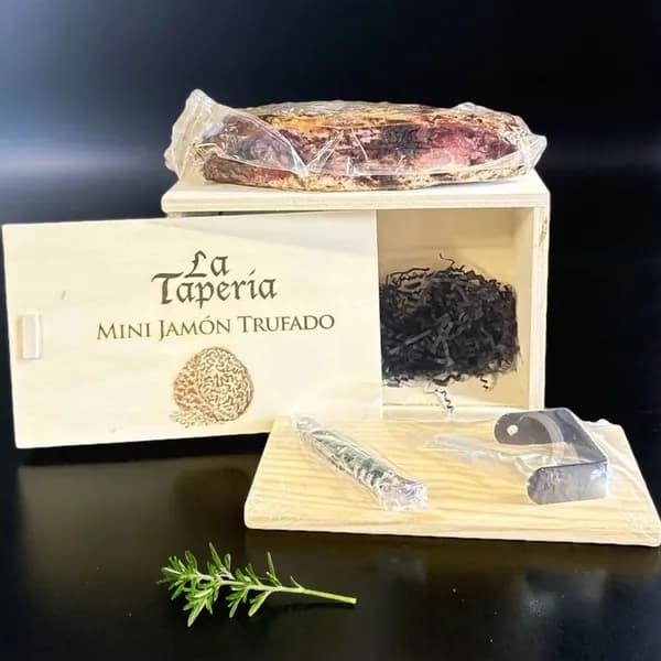 Подарочный набор Хамон серрано резерва с черным трюфелем La Taperia в деревянном боксе 950 гр с ножом и хамонерой