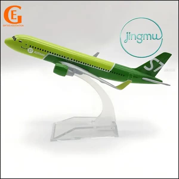 Премиуммодель авиалайнера S7 Airlines Airbus 320, выполненная из металла
