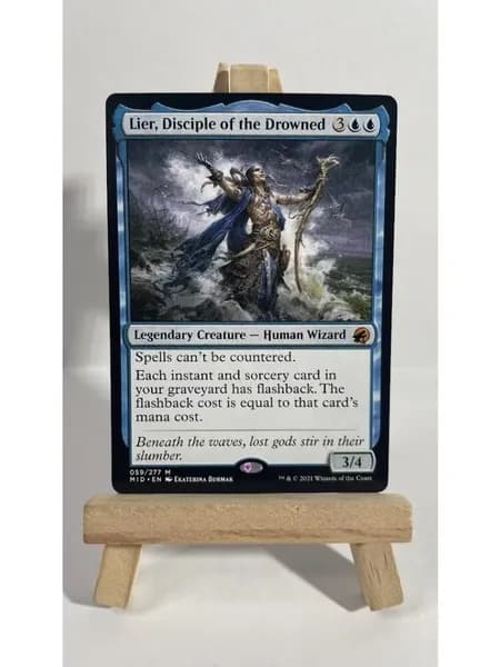 Высококачественная игровая карта Magic The Gathering, подходящая для семейных и дружеских посиделок, поставляется в прозрачном наборе.