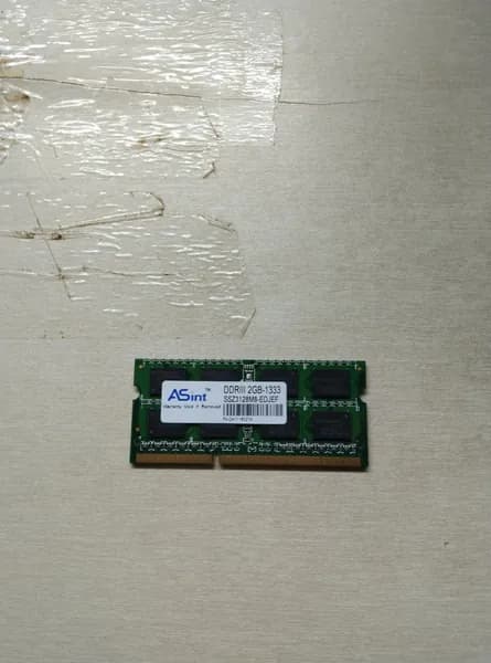 Оперативная память Оперативная память DDRIII 2GB-1333 SSZ3128M8-EDJEF DDR3, 1 x 2 ГБ (DDRIII 2GB-1333 SSZ3128M8-EDJEF)