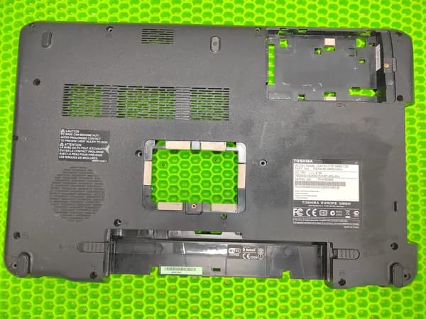 Нижняя часть ноутбука (поддон) + кнопка включения для ноутбука Toshiba Satellite A665