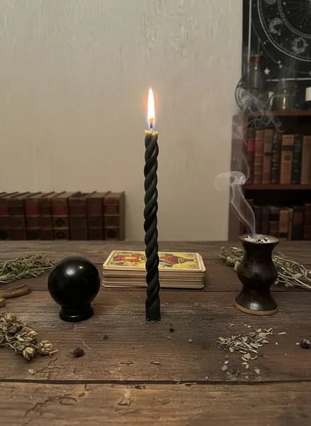 Свеча скрутка черно-зелёная очищение от блоков и процветание, богатство