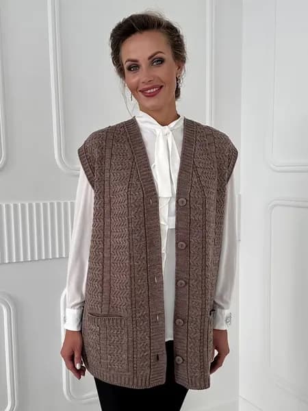 Жилетка вязанная трикотажная удлиненная на пуговицах