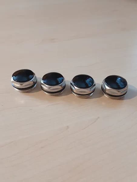 Заглушка черная для радиатора 1/2" - 4шт