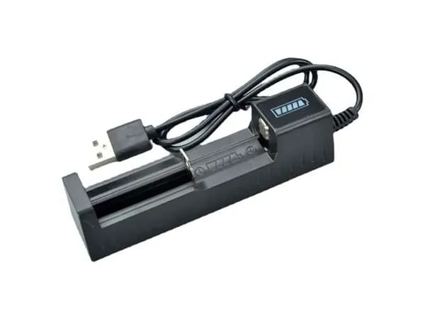 Зарядное устройство для аккумуляторов 18650, USB зарядка, 1 слот, 10.2 2.7 см, для литий-ионных батарей