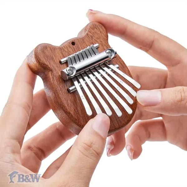 Мини-8-клавишное пианино Kalimba Thumb, подарок для начинающих, любителей музыки и игроков, милый аксессуар-брелок с подвеской в виде инструмента