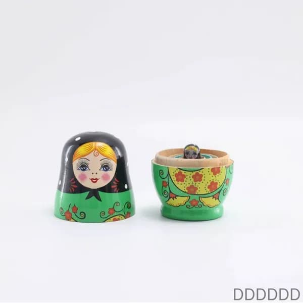 Зеленые матрешки из дерева для подарков