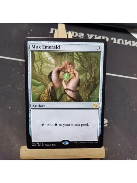 Высококачественная игровая карта Magic The Gathering, подходящая для семейных и дружеских посиделок, поставляется в прозрачном наборе.