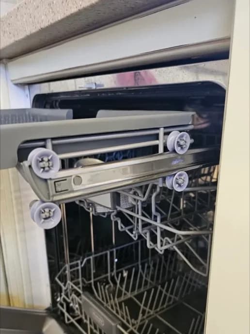 Ролики корзины для посудомойки DeLonghi DDW06F (8шт)
