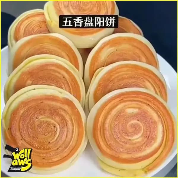 Качественный китайский слоеный корж с кунжутом, солью и перцем, применяемый как закуска к завтраку