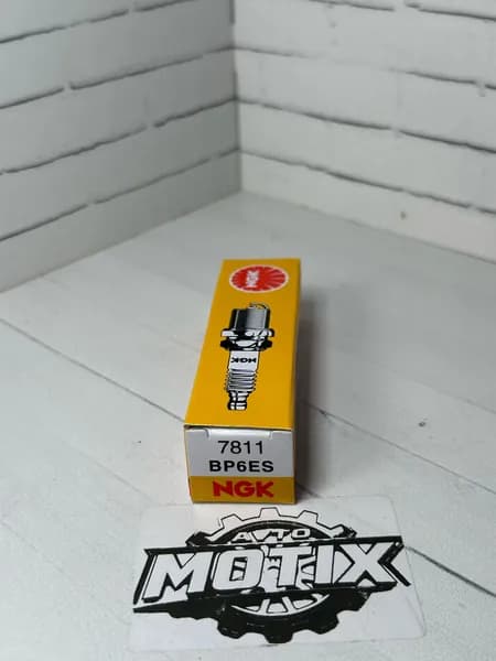 Свечи зажигания NGK 7811 BP6ES 1шт