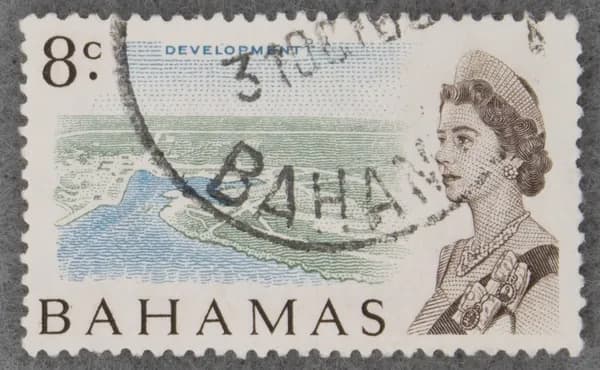 Почтовая марка "Nassau Airport. Queen Elizabeth II" Номинал 8 c. Bahamas. 1967 год. (Michel BS 262x)