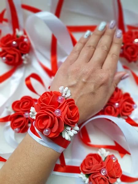 Бутоньерка на руку 1 шт