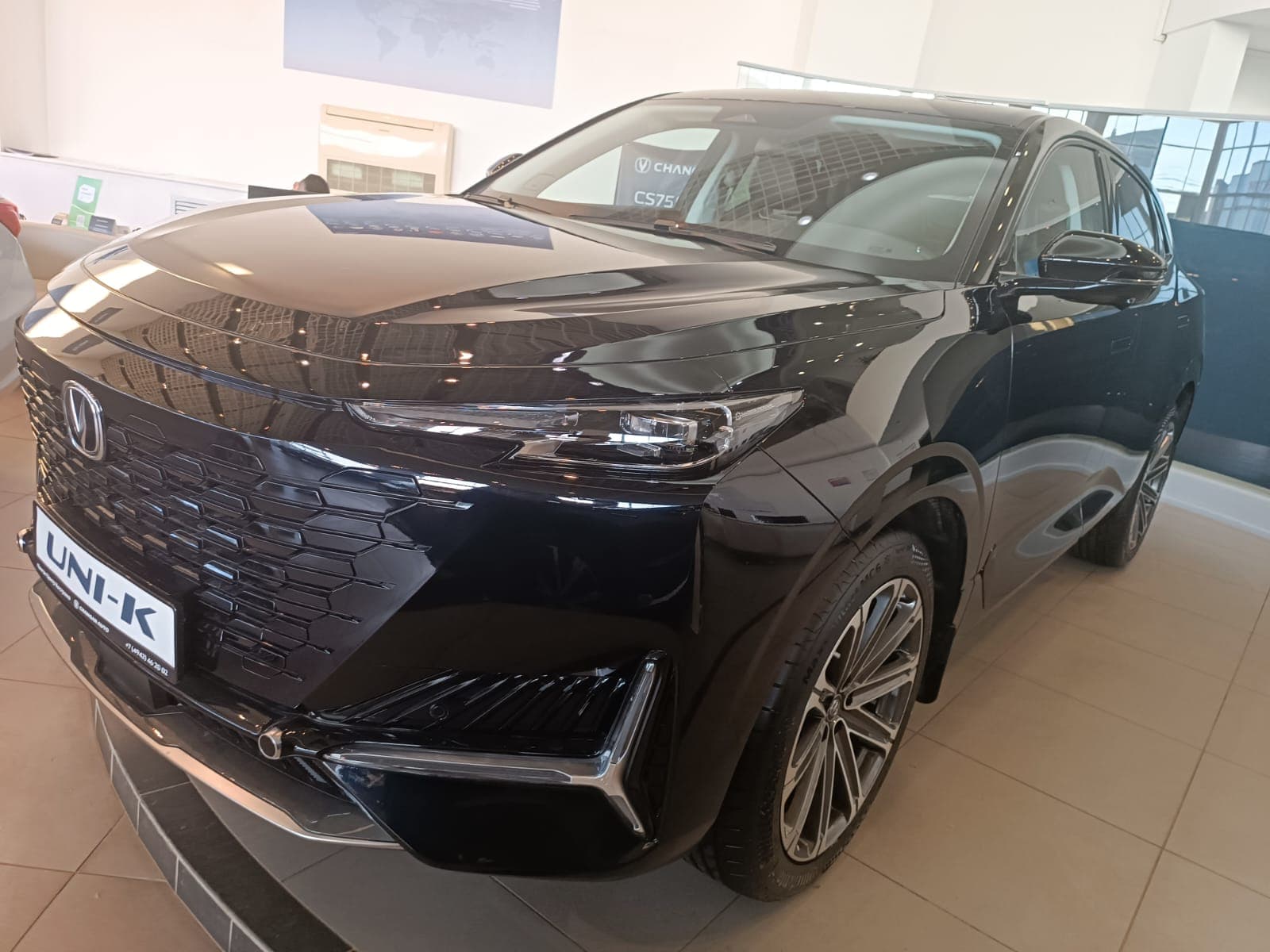 Changan UNI-K Автомобиль 2.0 л AT, Внедорожник 5 дв. Tech Глубокий черный