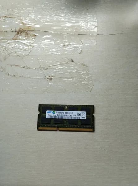 Оперативная память оперативная память PC3-10500S -08-11-F3 DDR3, 1 x 4 ГБ (PC3-10500S -08-11-F3)