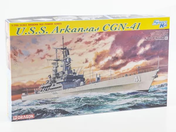 Сборная модель Dragon U.S.S. Arkansas CGN-41 7124, масштаб 1/700