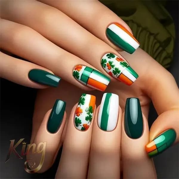 Флаг Ирландии с клевером для празднования Дня святого Патрика