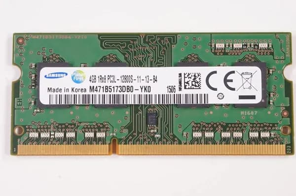 Aardar Оперативная память DDR3L 4 ГБ 1600 MHz SO-DIMM PC3-12800s 1x4 ГБ CL11 DDR3L, 1600 МГц, 1 x 4 ГБ (M471B5173DB0-YK0)