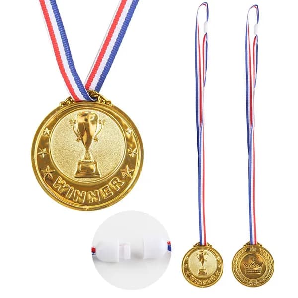 Медаль пластиковая с кубком и надписью WINNER, диам. 6,5 см, с безопасной застёжкой