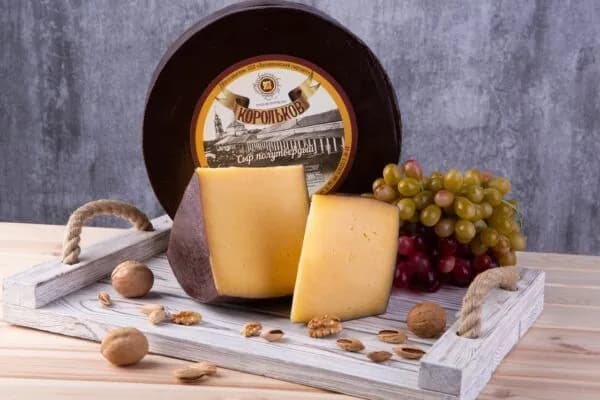 Сыр Корольков со вкусом грецкого ореха 45% Воскресенский 400г