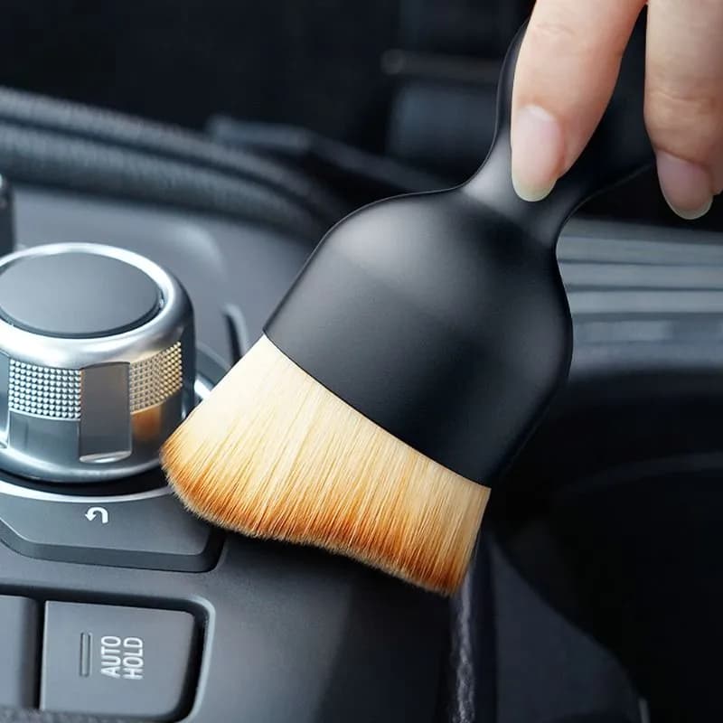 Щетка автомобильная