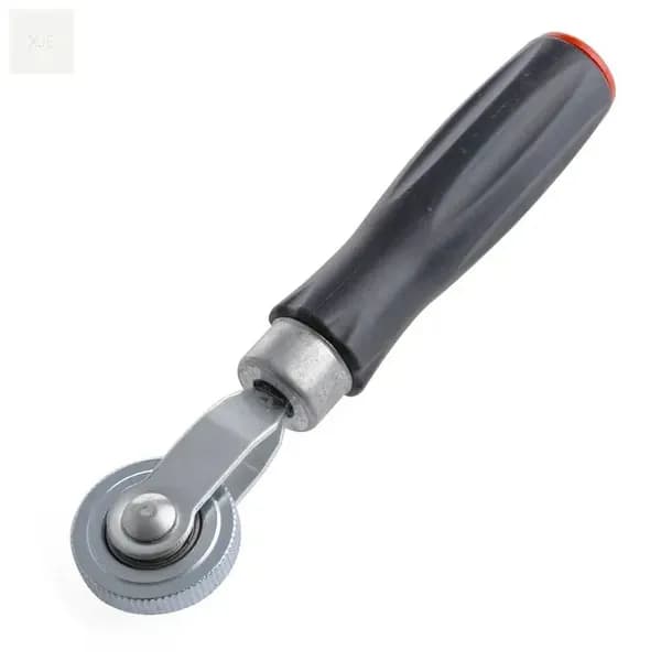 Прикаточный ролик универсальный инструмент для профессионального шиномонтажа