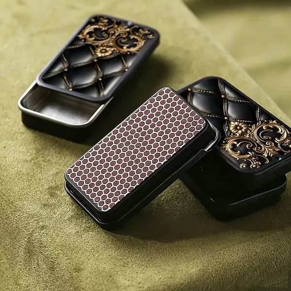 Металлический спичечный коробок (без спичек).