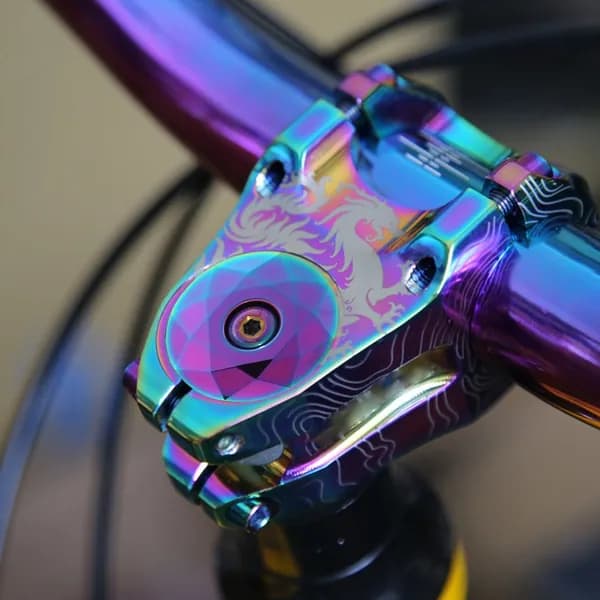 Алюминиевая крышка рулевой колонки для MTB с алмазным узором и радужным покрытием