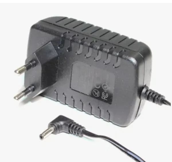 Блок питания 12V, 1A (штекер 5.5*1.35) для различных электронных устройств.