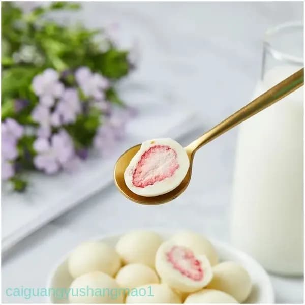 Премиальный онлайндесерт для закусок, где молочный вкус совмещен с клубничным кремом, 60 граммов в упаковке caiguangyushangmao1