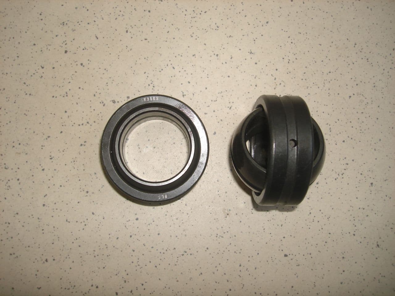 Подшипник шарнирный 35 GE35ES FD60-70Z8
