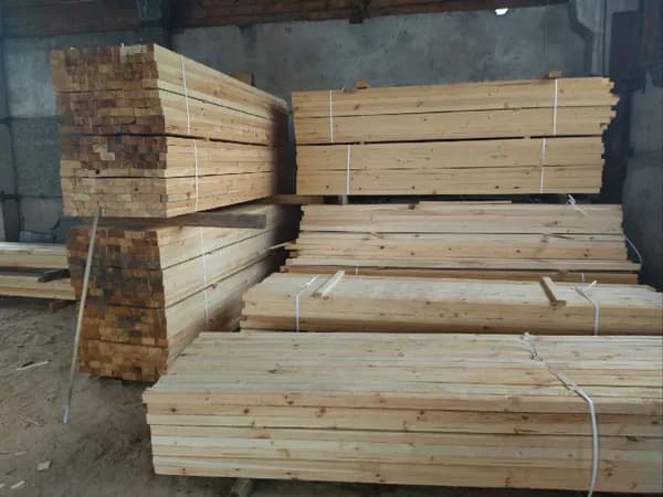 Доска обрезная 25х100х3000 хвоя хвоя естественной влажности сорт А/В