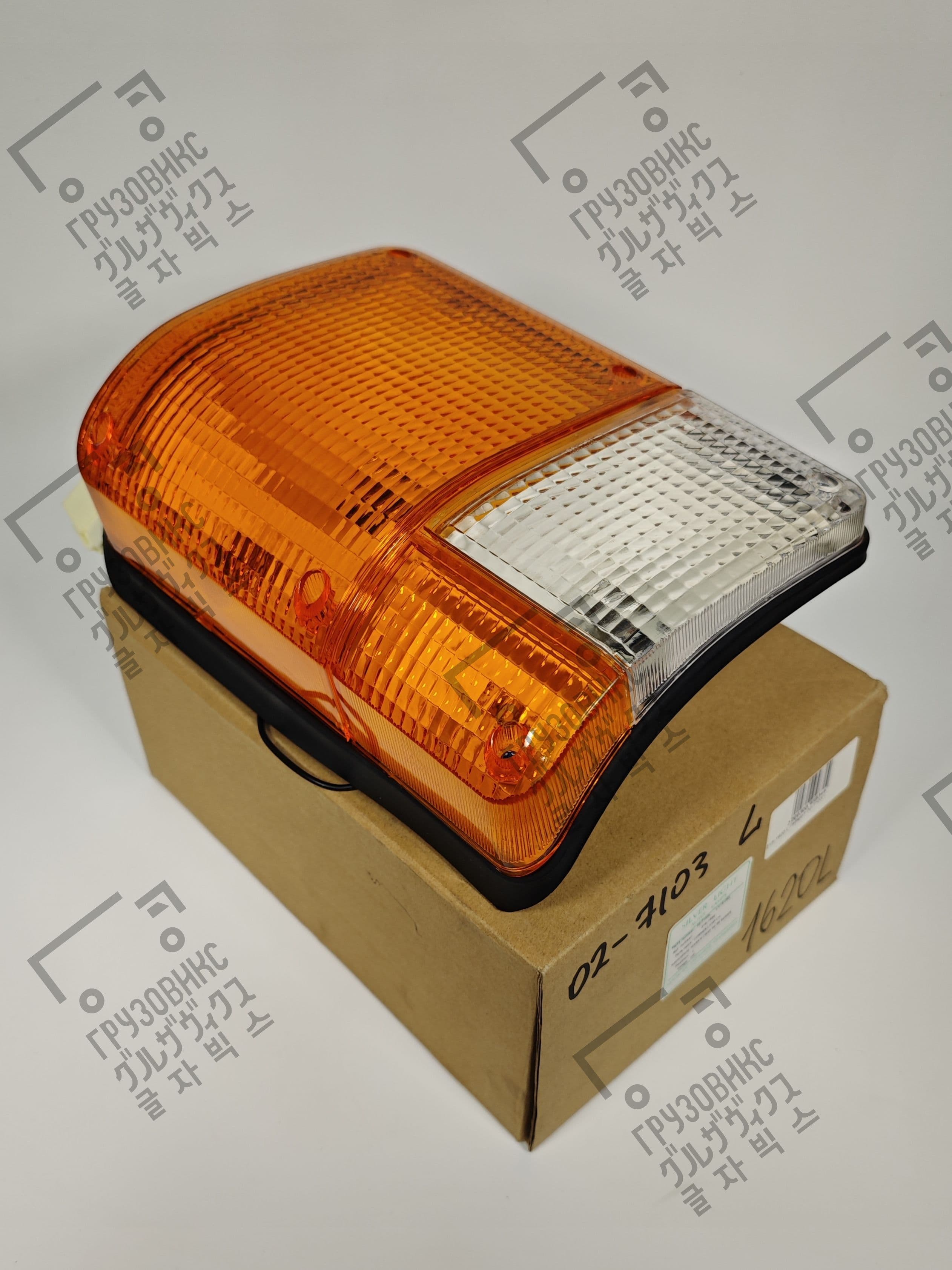 02-7103L Габарит левый для Nissan UD, Zevs