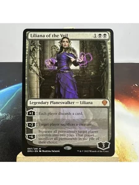 Высококачественная игровая карта Magic The Gathering, подходящая для семейных и дружеских посиделок, поставляется в прозрачном наборе.