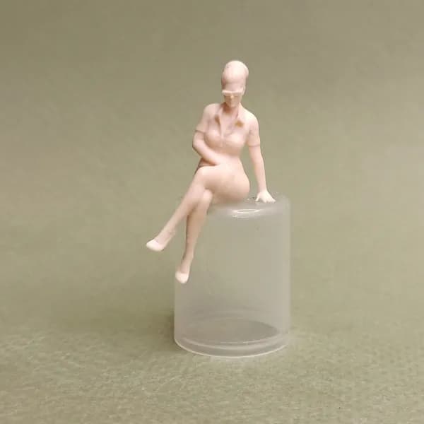 Секретарша на столе. Часть 1. Фигурка в масштабе 1:43.