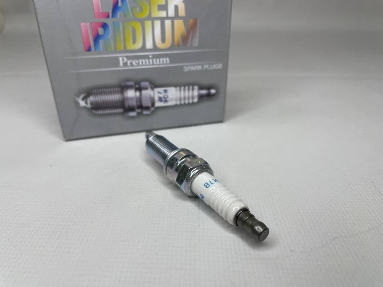 NGK Свеча зажигания арт. 9723 SILZKR7B11, 1 шт.