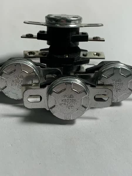 Термостат защитный KSD-305 70С