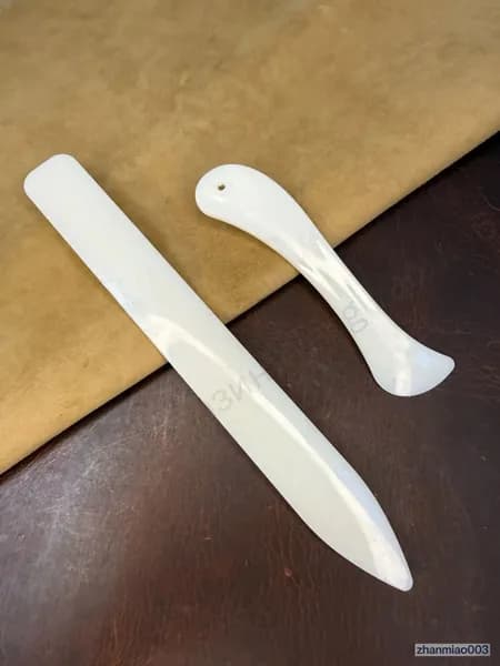 Гладилка для кожи пластиковая, 2 шт
