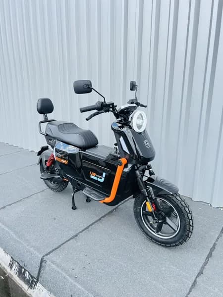 Электроскутер GT U2 Pro 240W, 60V/45AH железо-фосфатный аккумулятор (LiFePo4)