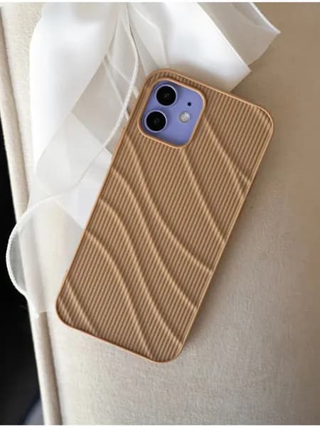 Чехол на iPhone 12 стильный
