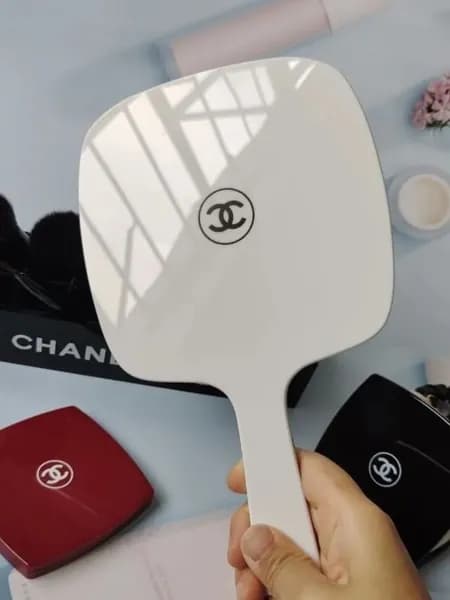 Chanel Зеркало гримерное, 15 см х 25 см, 1 шт