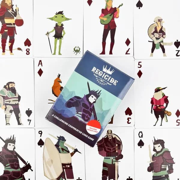 Regicide: Кооперативная настольная карточная игра (1-4 игрока). Фэнтези-стратегия с быстрым темпом. Идеально для вечеринок и в качестве рождественского подарка.