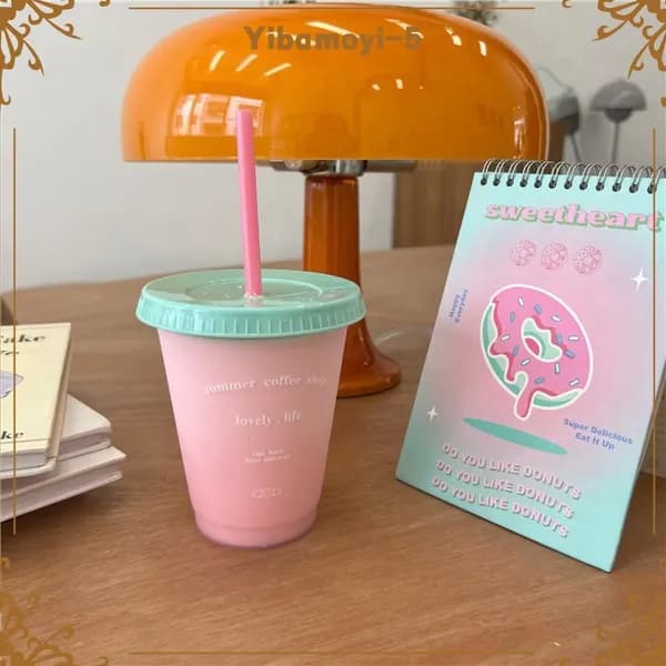Пластиковая чашка для воды Небольшая летняя кофейня