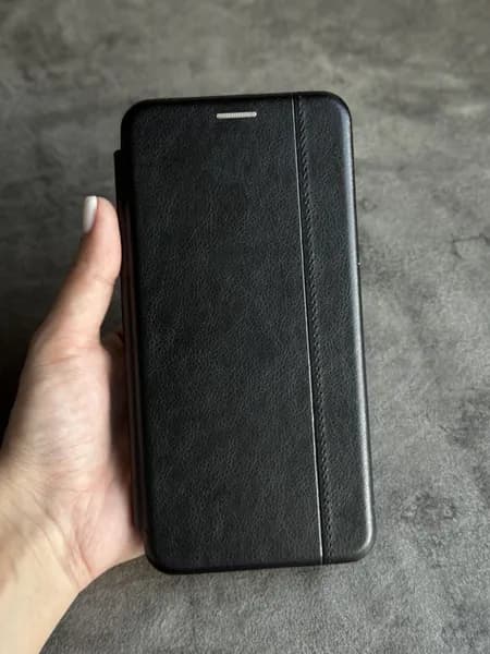 Чехол книжка на Realme 13 Plus 5G с усиленным магнитом