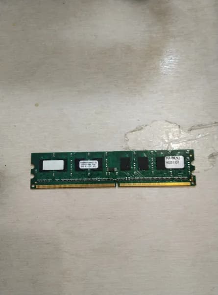 Оперативная память Оперативная память 2GB PC2 - 6400 DDR2 DDR2, 1 x 2 ГБ (2GB PC2 - 6400 DDR2)